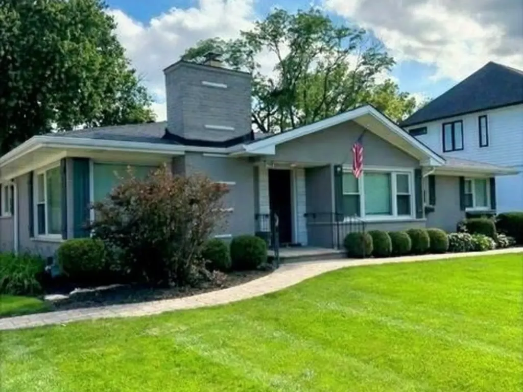 308 East 55th Street Hinsdale IL 60521
