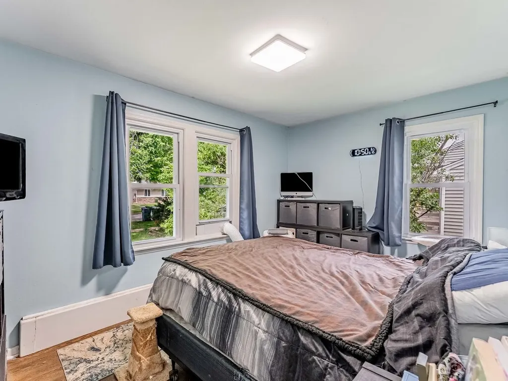 405 North Iowa Avenue Villa Park IL 60181