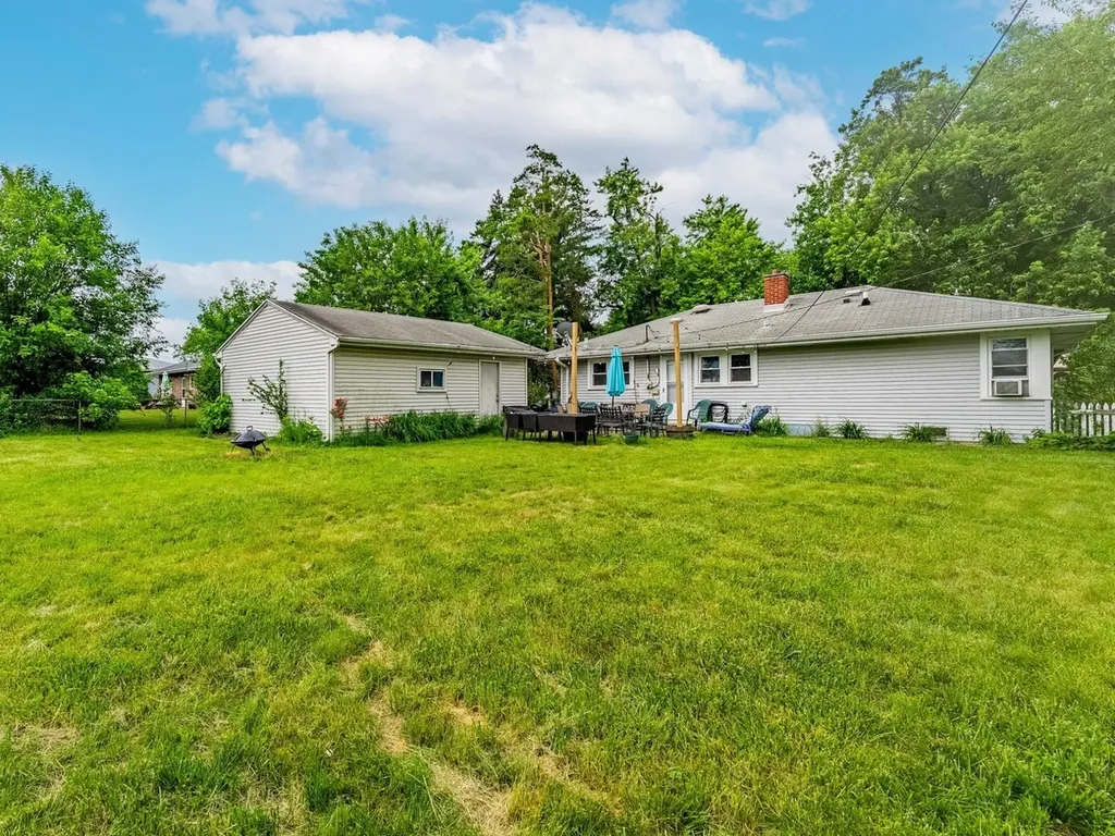 405 North Iowa Avenue Villa Park IL 60181
