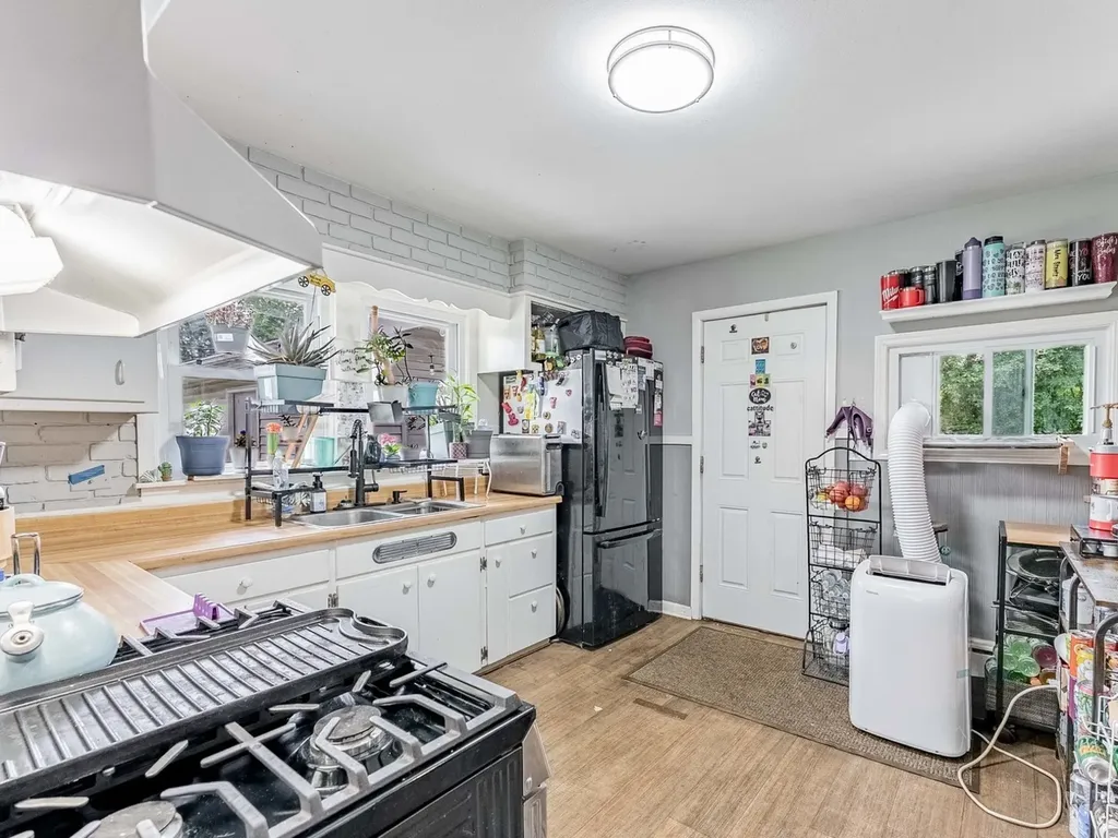 405 North Iowa Avenue Villa Park IL 60181