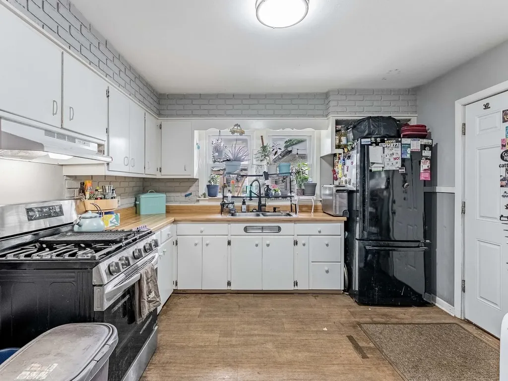 405 North Iowa Avenue Villa Park IL 60181