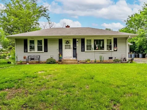 405 North Iowa Avenue Villa Park IL 60181
