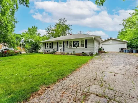 405 North Iowa Avenue Villa Park IL 60181