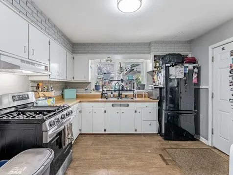 405 North Iowa Avenue Villa Park IL 60181