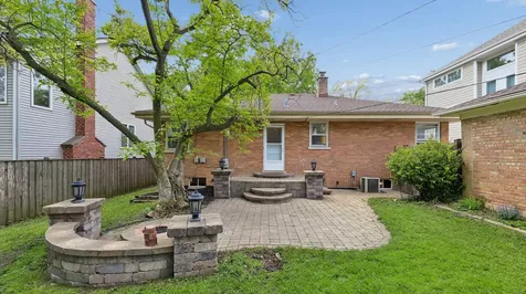 893 South Poplar Avenue Elmhurst IL 60126