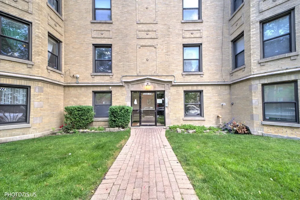 6254 North Bell Avenue Chicago IL 60659