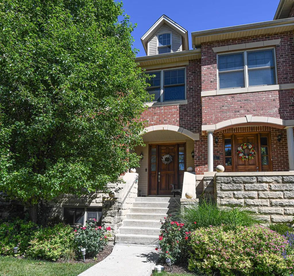 21 North Herbert Road Riverside IL 60546