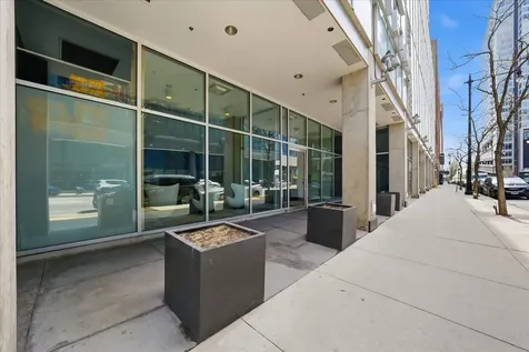 611 South Wells Street Chicago IL 60607