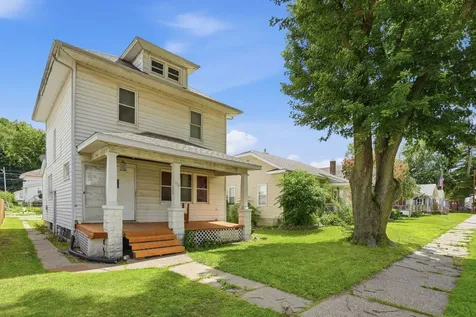 174 16TH Avenue East Moline IL 61244