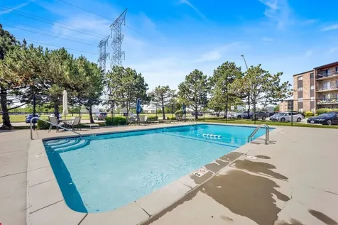 725 West Huntington Commons Road Mount Prospect IL 60056