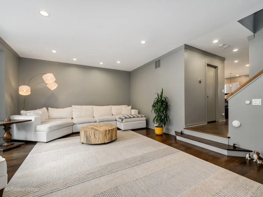 1740 North Clark Street Chicago IL 60614