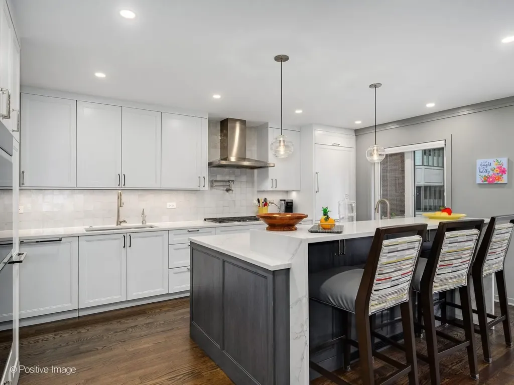 1740 North Clark Street Chicago IL 60614