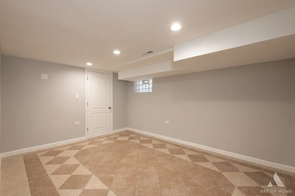 8743 South Constance Avenue Chicago IL 60617