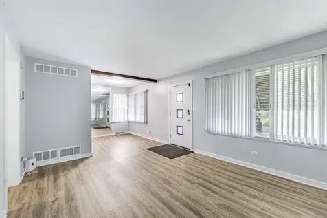 279 Paxton Avenue Calumet City IL 60409