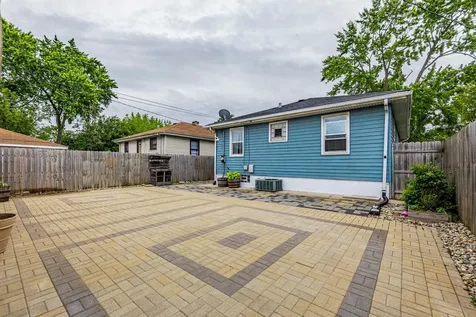 279 Paxton Avenue Calumet City IL 60409