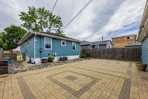 279 Paxton Avenue Calumet City IL 60409