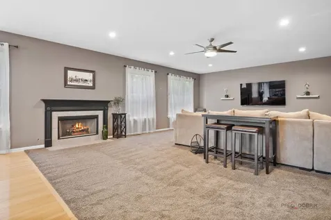 4501 West Westchester Lane Libertyville IL 60048