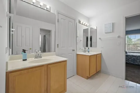 4501 West Westchester Lane Libertyville IL 60048