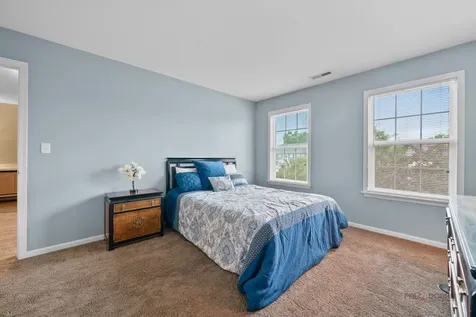 4501 West Westchester Lane Libertyville IL 60048