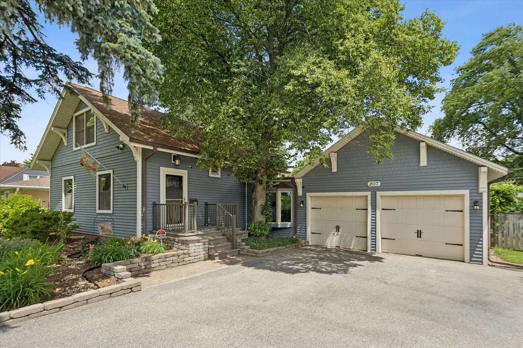 207 North Main Street Mount Prospect IL 60056