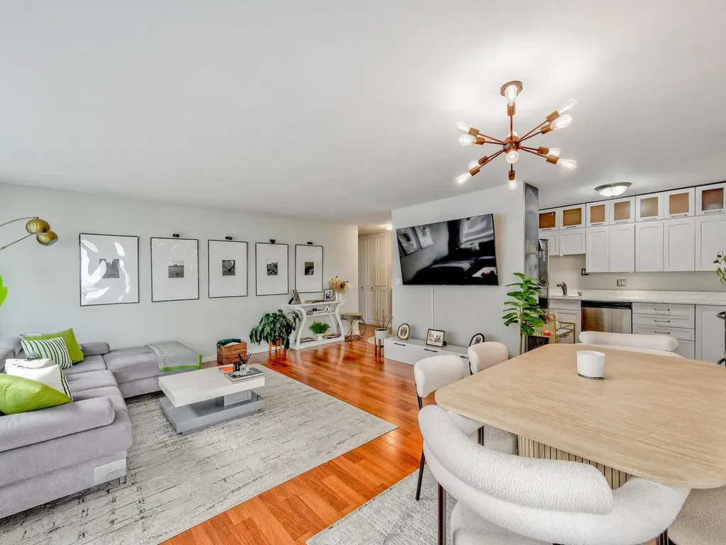 4250 North Marine Drive Chicago IL 60613