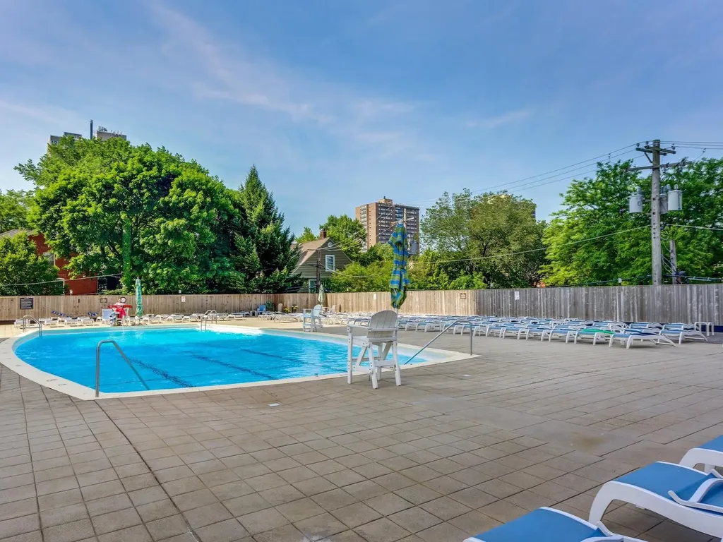 4250 North Marine Drive Chicago IL 60613