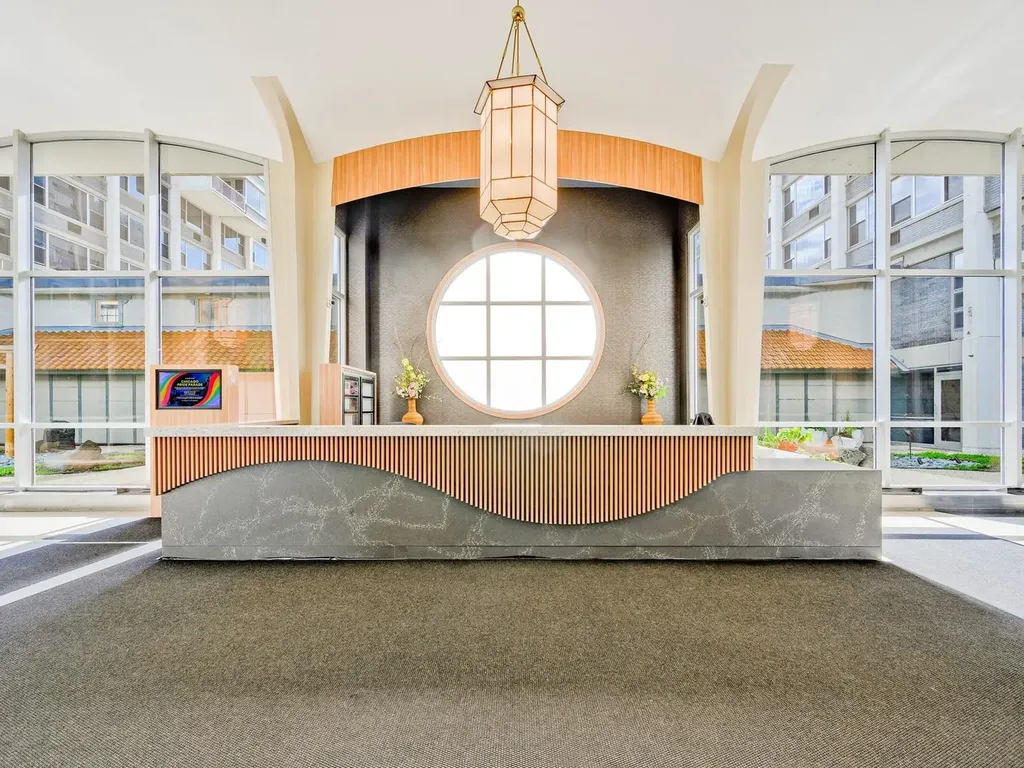 4250 North Marine Drive Chicago IL 60613
