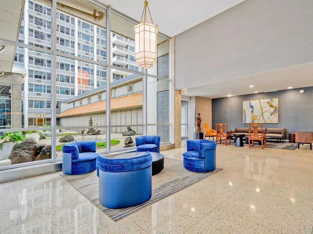 4250 North Marine Drive Chicago IL 60613