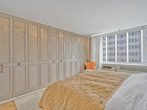 4250 North Marine Drive Chicago IL 60613