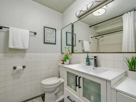 4250 North Marine Drive Chicago IL 60613