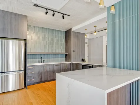 4250 North Marine Drive Chicago IL 60613