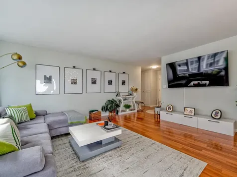 4250 North Marine Drive Chicago IL 60613