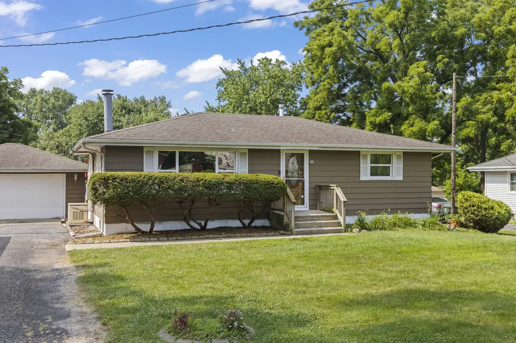 237 East North Street Lockport IL 60441