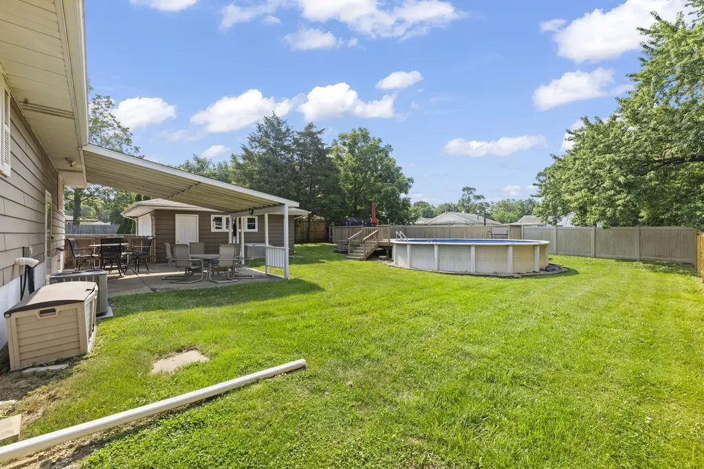 237 East North Street Lockport IL 60441