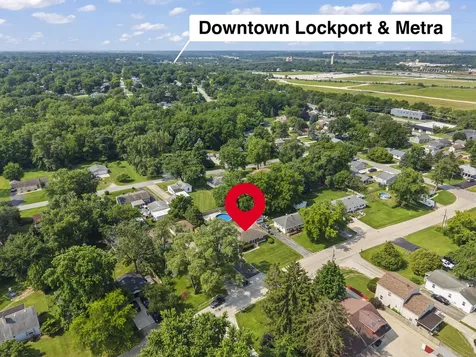 237 East North Street Lockport IL 60441