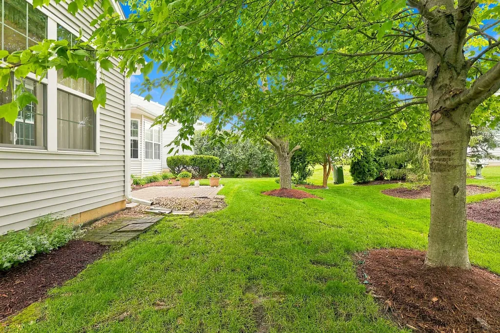 11923 Harrison Road Huntley IL 60142
