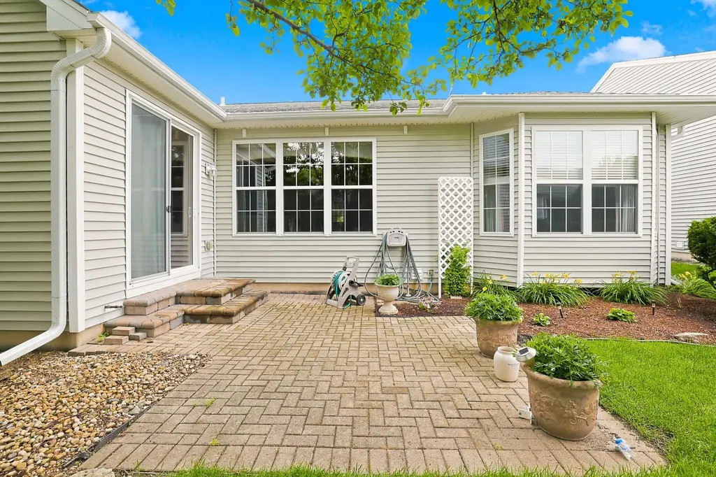11923 Harrison Road Huntley IL 60142
