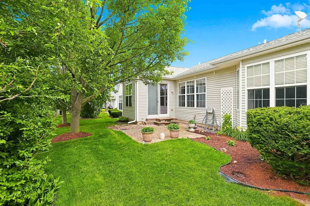 11923 Harrison Road Huntley IL 60142