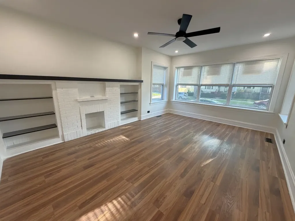 6749 South Peoria Street Chicago IL 60621