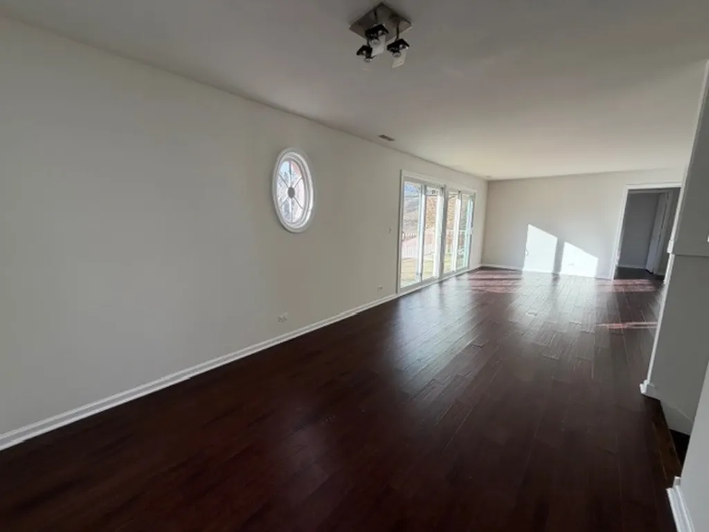 745 Regina Court Woodstock IL 60098