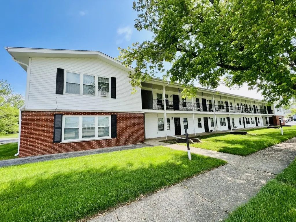 575 Berry Avenue Grayslake IL 60030