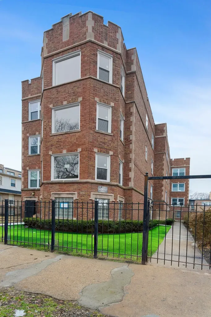 8022 South Ellis Avenue Chicago IL 60619