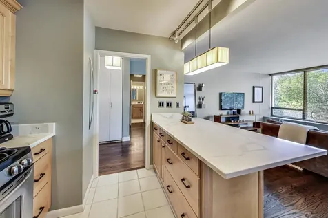 2800 North Lake Shore Drive Chicago IL 60657