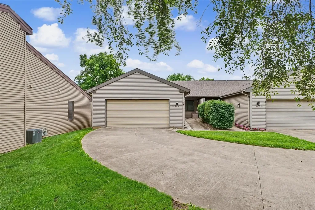 1806 Glenwood Oaks Court Urbana IL 61801