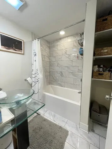 1931 North Hoyne Avenue Chicago IL 60647