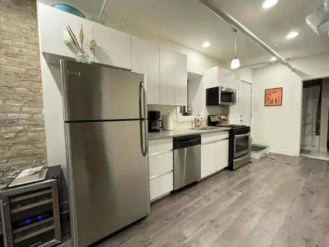 1931 North Hoyne Avenue Chicago IL 60647