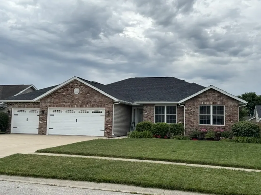 318 Piazza Lane Chatham IL 62629