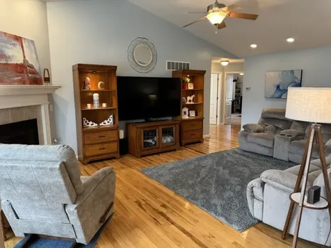 318 Piazza Lane Chatham IL 62629