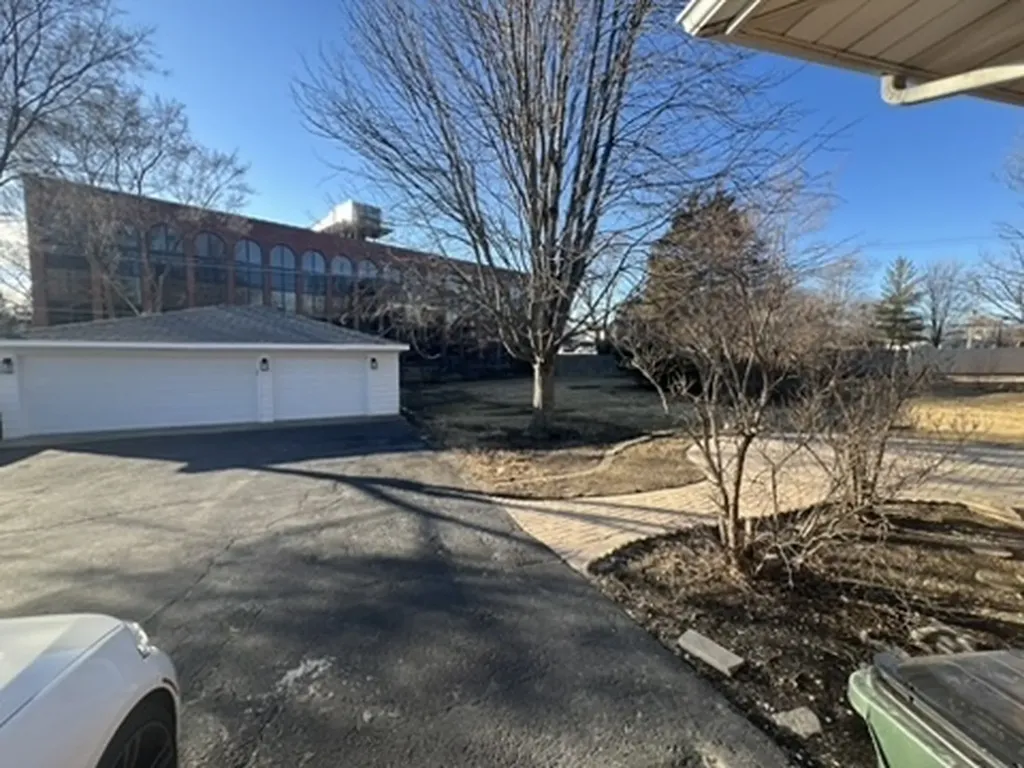 1S526 Nimitz Road Oakbrook Terrace IL 60181