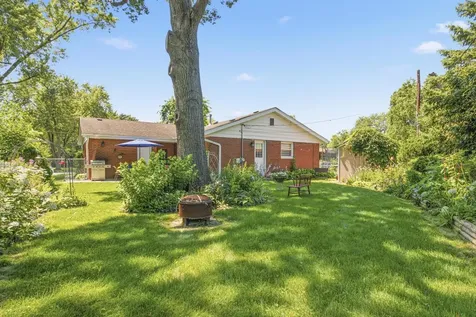 1193 Algonquin Drive Elgin IL 60120